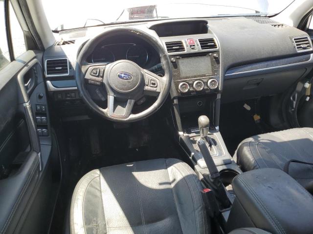  SUBARU FORESTER 2018 Srebrny