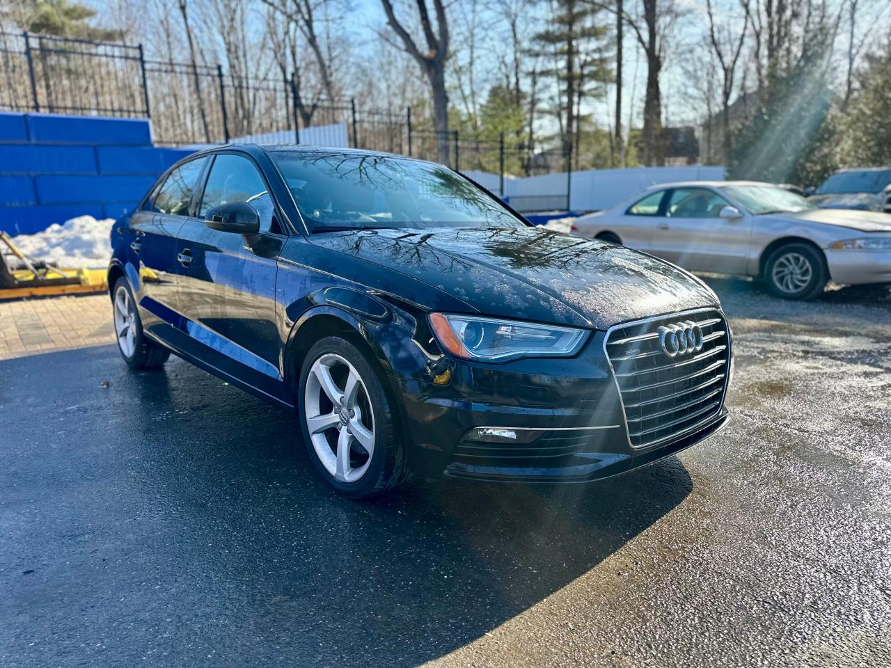 2015 Audi A3 Premium للبيع في North Billerica، MA - Minor Dent/Scratches