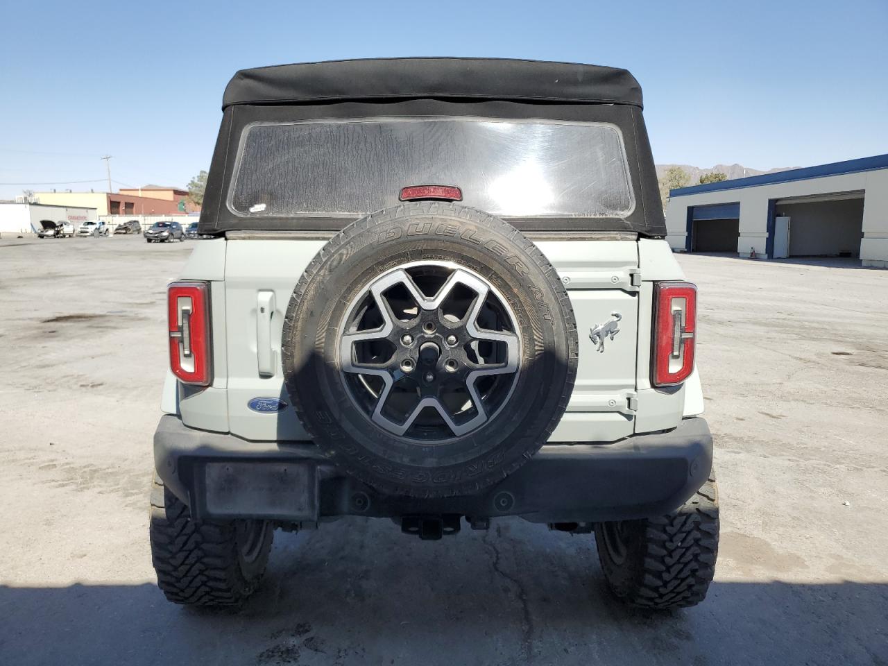2022 Ford Bronco Base VIN: 1FMDE5BH9NLB13871 Lot: 54178645