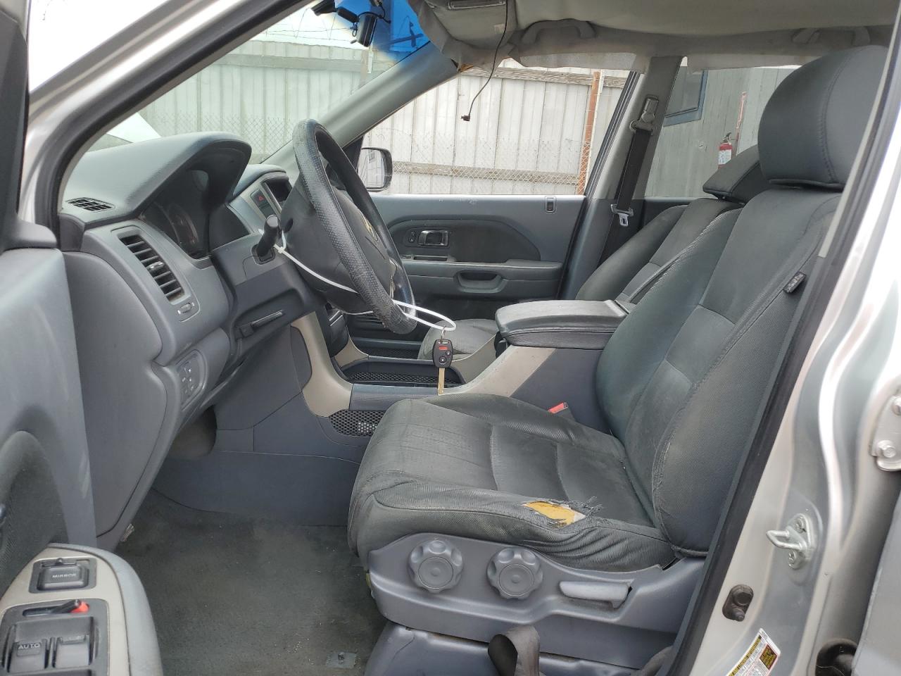 2007 Honda Pilot Lx VIN: 5FNYF281X7B028412 Lot: 54751385