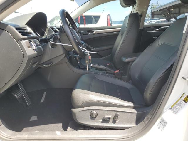  VOLKSWAGEN PASSAT 2018 Biały