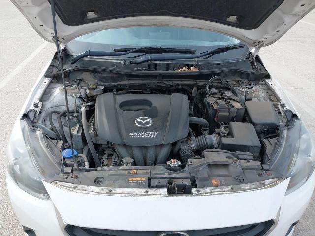 2017 MAZDA 2 SE