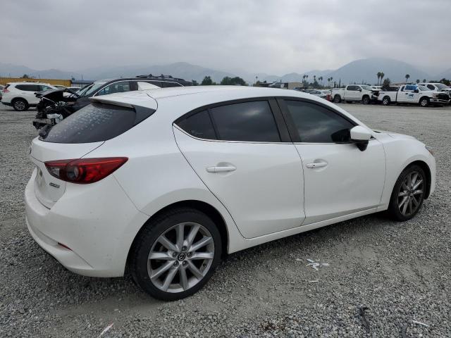  MAZDA 3 2017 Белый