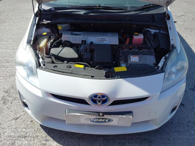 2011 TOYOTA PRIUS T4 V