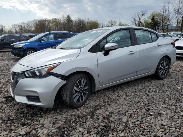  NISSAN VERSA 2021 Srebrny