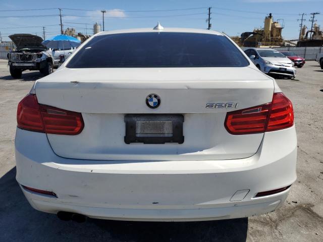  BMW 3 SERIES 2014 Белы