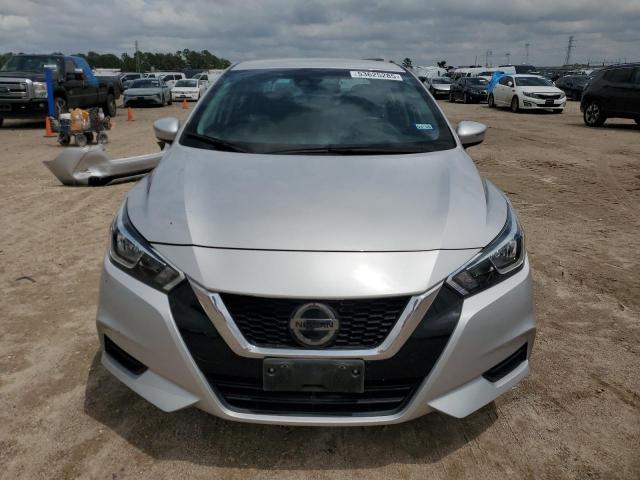  NISSAN VERSA 2020 Серебристый