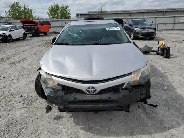  TOYOTA CAMRY 2014 Srebrny
