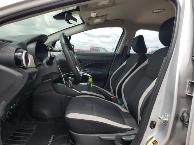  NISSAN VERSA 2020 Серебристый