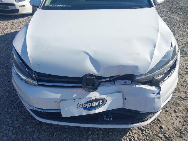 2017 VOLKSWAGEN GOLF SE NA