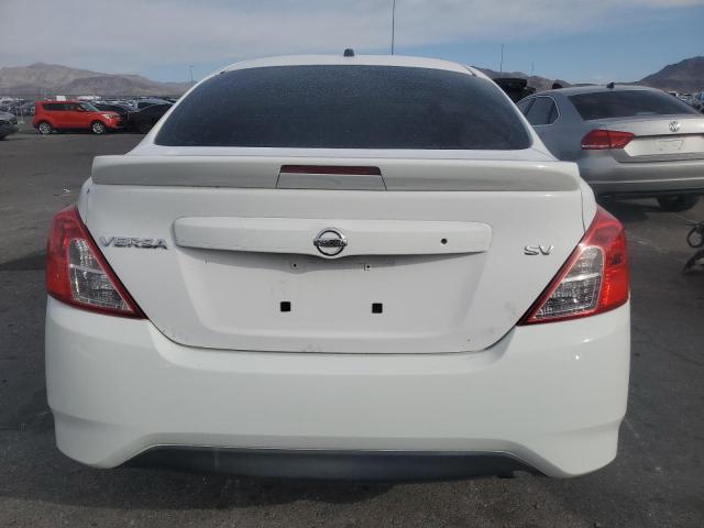  NISSAN VERSA 2018 Белы