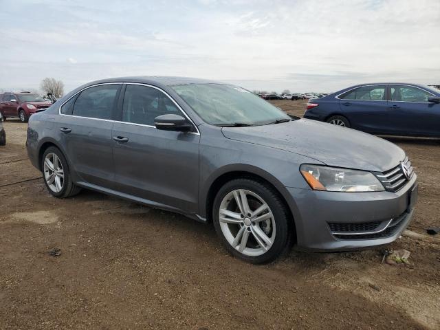  VOLKSWAGEN PASSAT 2013 Gray