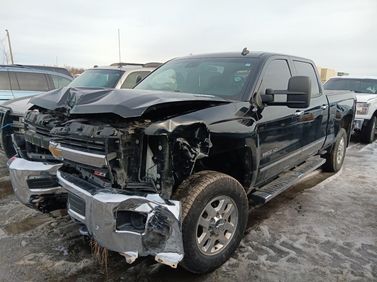 2015 Chevrolet Silverado K2500 Heavy Duty Ltz for Sale in Anchorage, AK - Front End