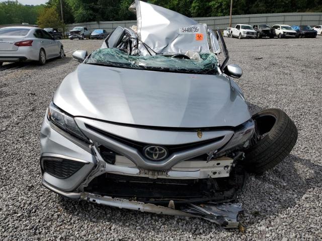  TOYOTA CAMRY 2022 Серебристый