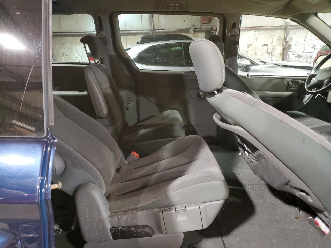 2005 Dodge Grand Caravan Sxt VIN: 2D4GP44L65R581025 Lot: 52443995