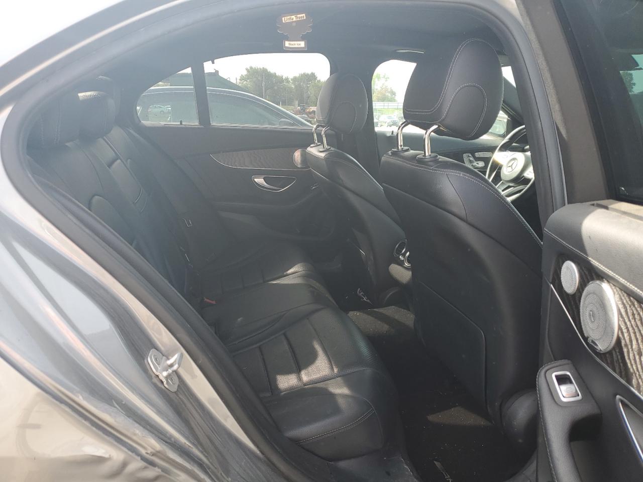 2015 Mercedes-Benz C 300 4Matic VIN: 55SWF4KB4FU040699 Lot: 55023485