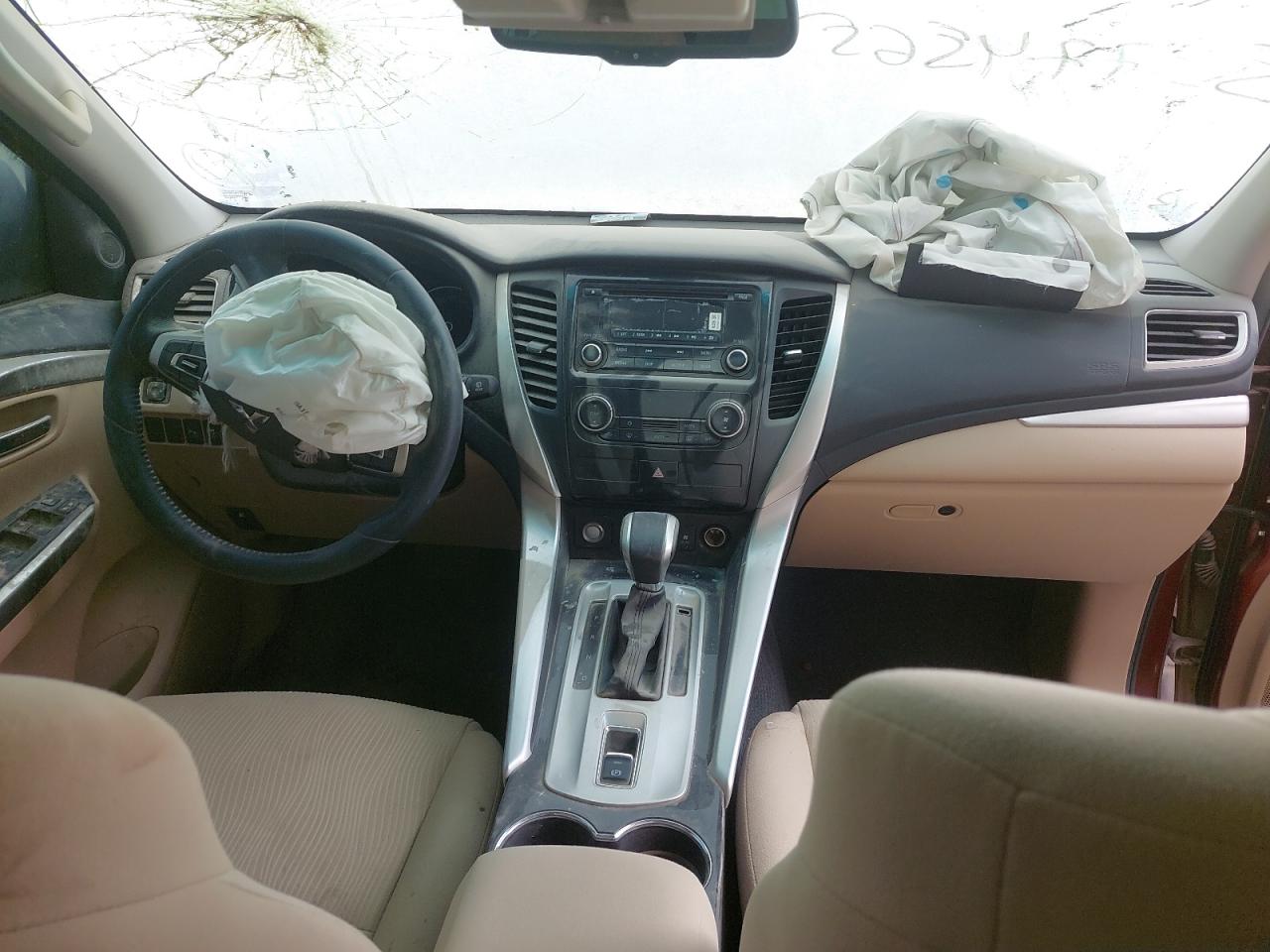 MMEMC21X5HH003275 - 2017 Mitsubishi Montero - #undefined