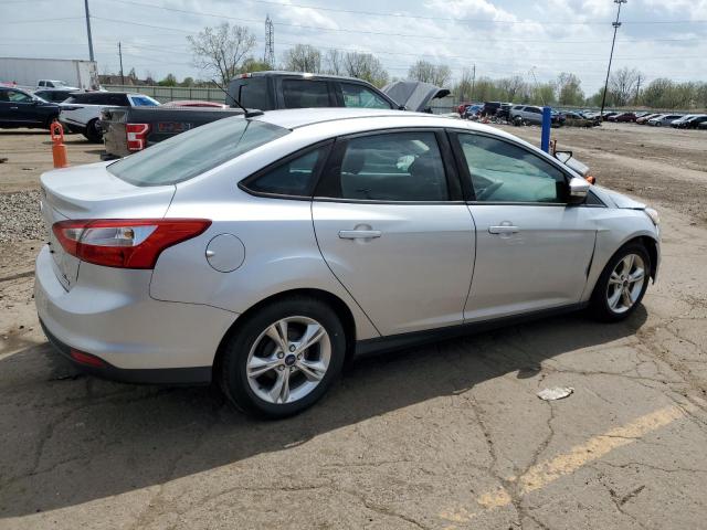 Sedans FORD FOCUS 2014 Srebrny