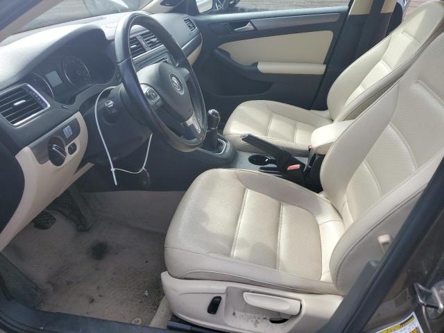 Sedans VOLKSWAGEN JETTA 2014 Brown