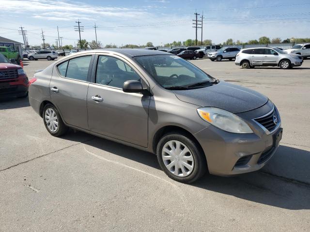  NISSAN VERSA 2013 Колір засмаги