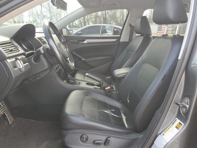  VOLKSWAGEN PASSAT 2017 Gray