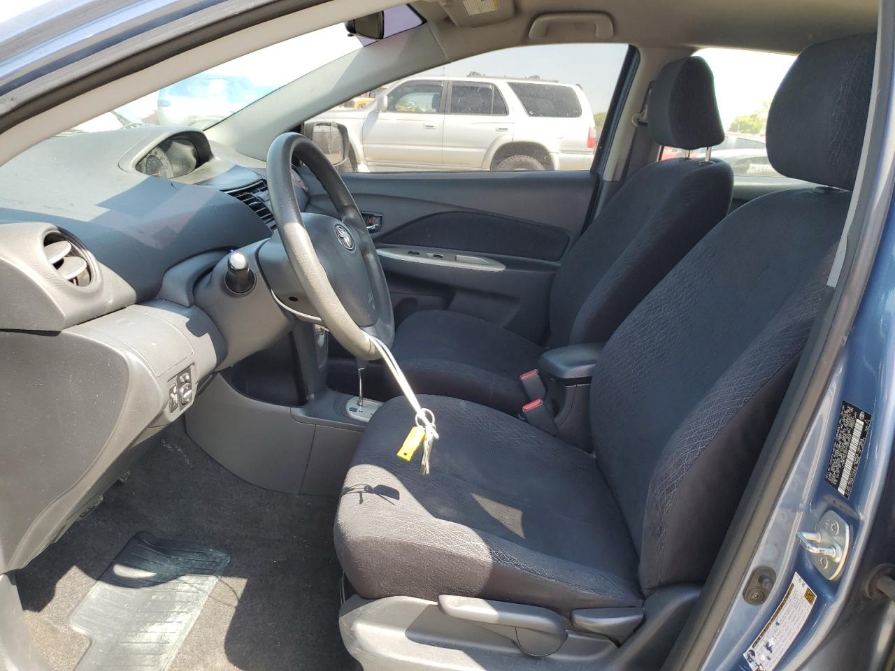 2007 Toyota Yaris VIN: JTDBT923271054528 Lot: 53643145