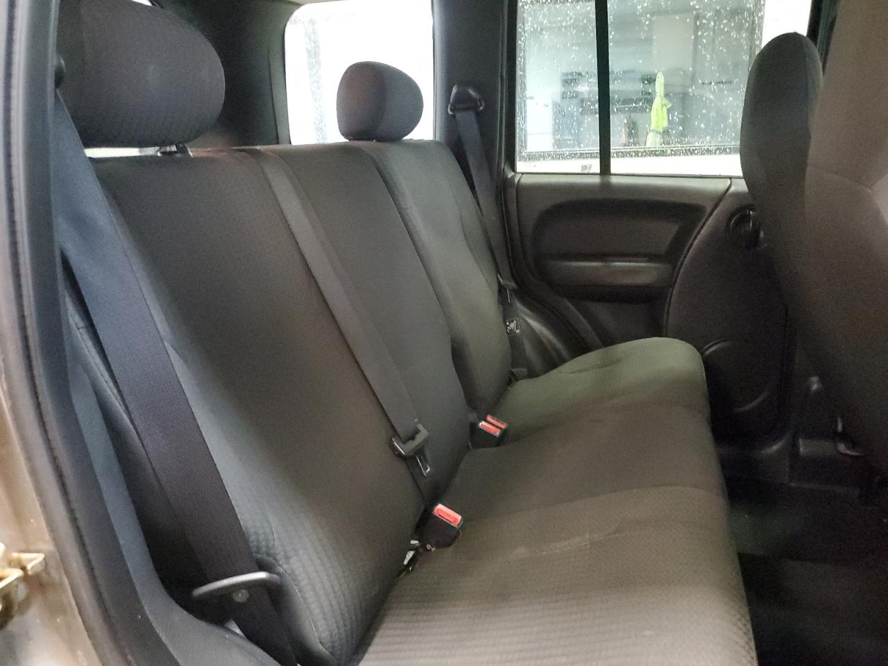 2004 Jeep Liberty Sport VIN: 1J4GK48KX4W329324 Lot: 55346225