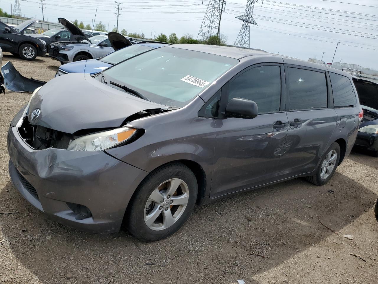 2012 Toyota Sienna for Sale in Elgin, IL - Front End