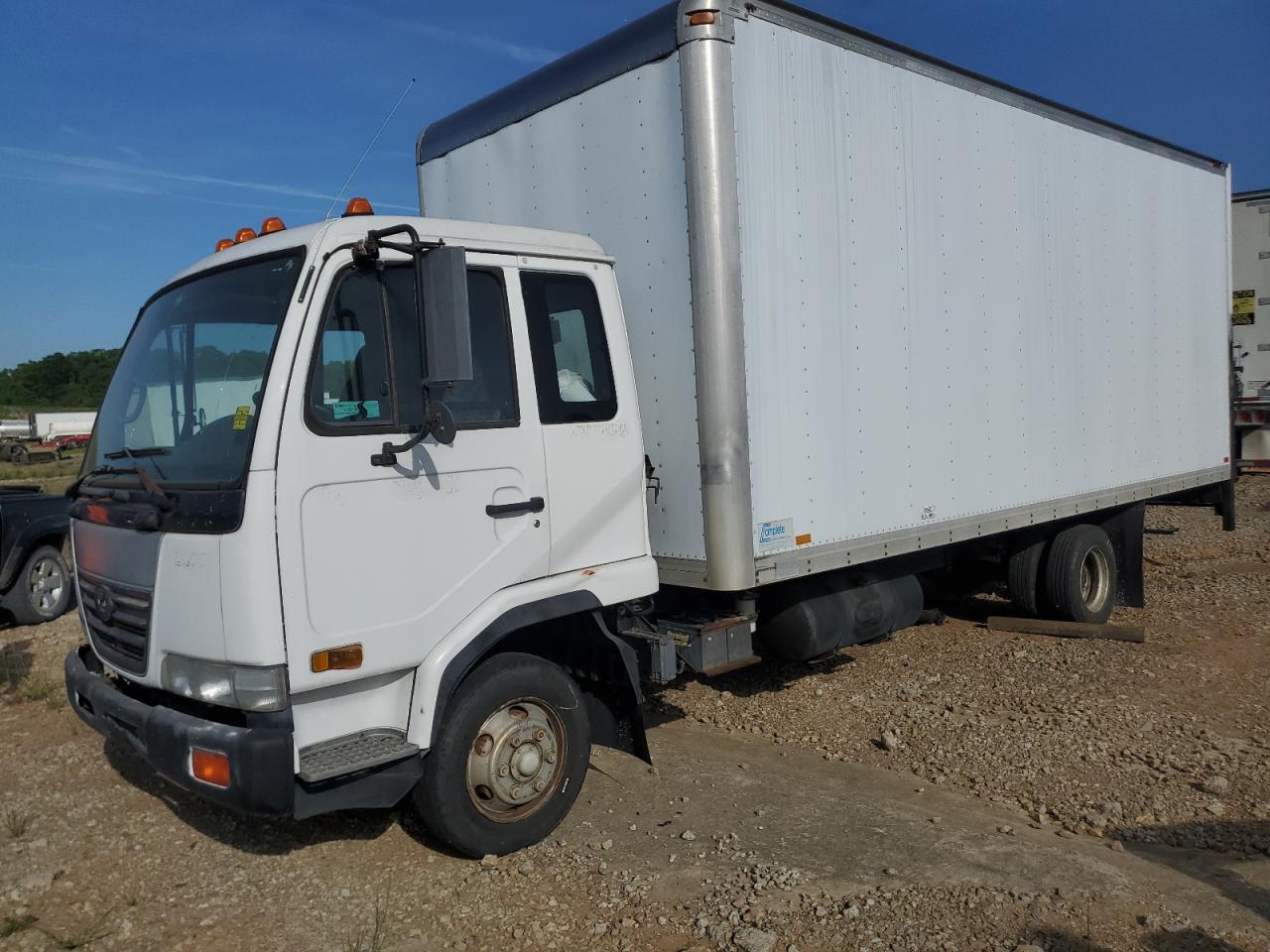 Gainesville, GA에서 판매 중인 2005 Nissan Diesel Ud2000 - Front End
