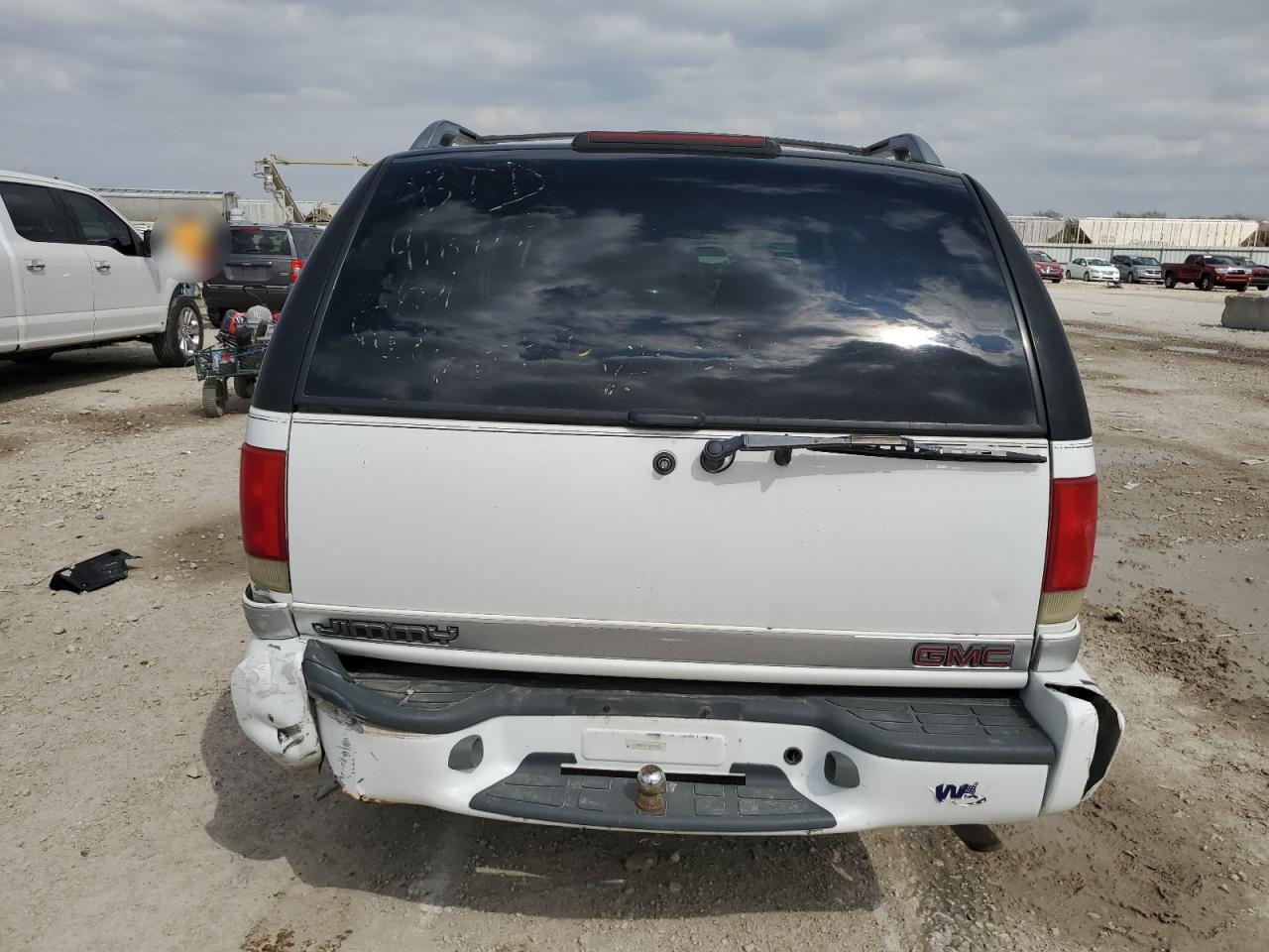 1998 GMC Jimmy VIN: 1GKDT13W9W2548482 Lot: 53700445