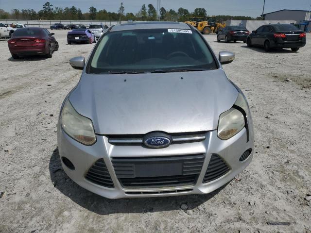 Sedans FORD FOCUS 2013 Srebrny