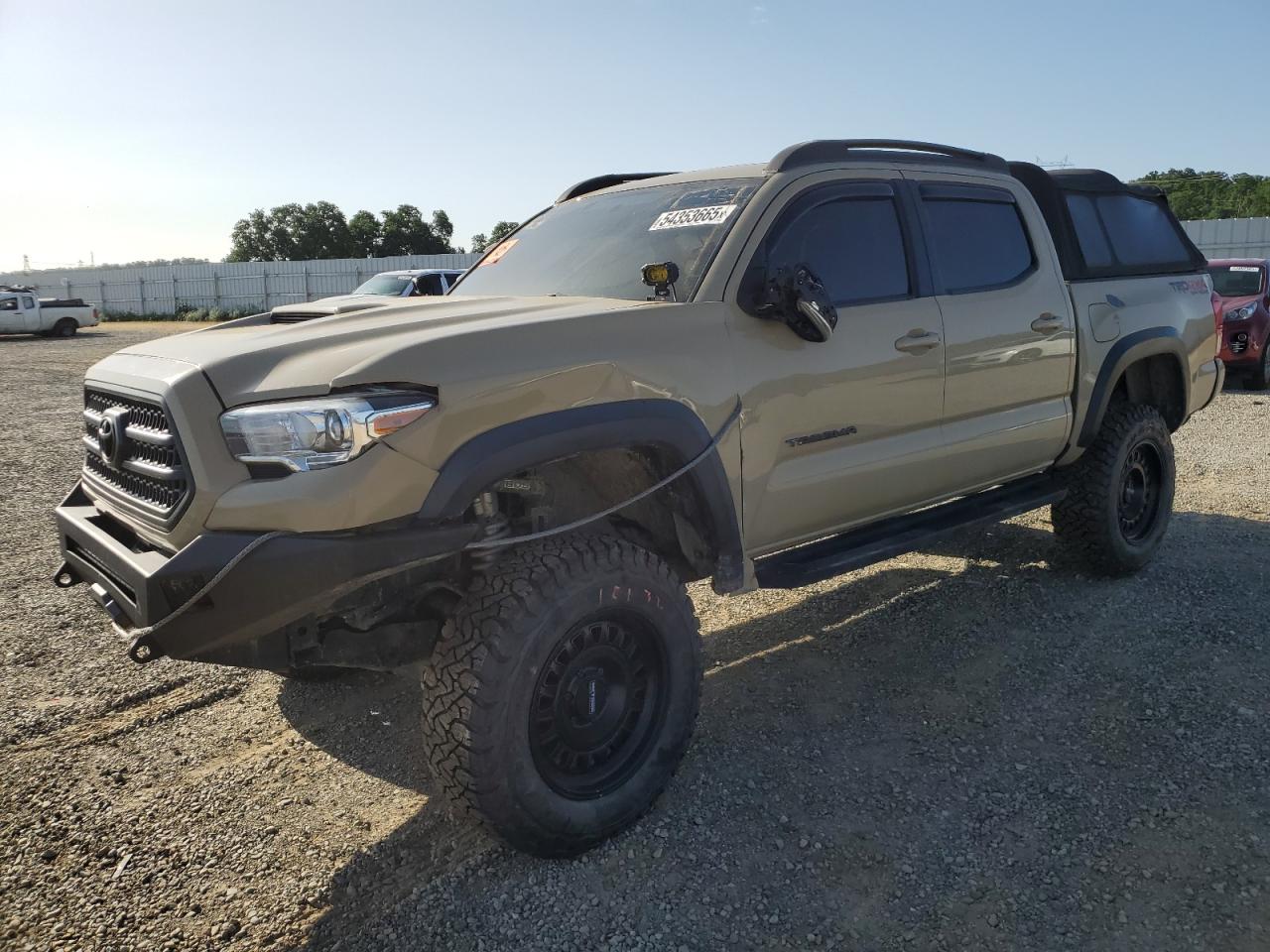 2017 Toyota Tacoma Double Cab للبيع في Anderson، CA - Vandalism