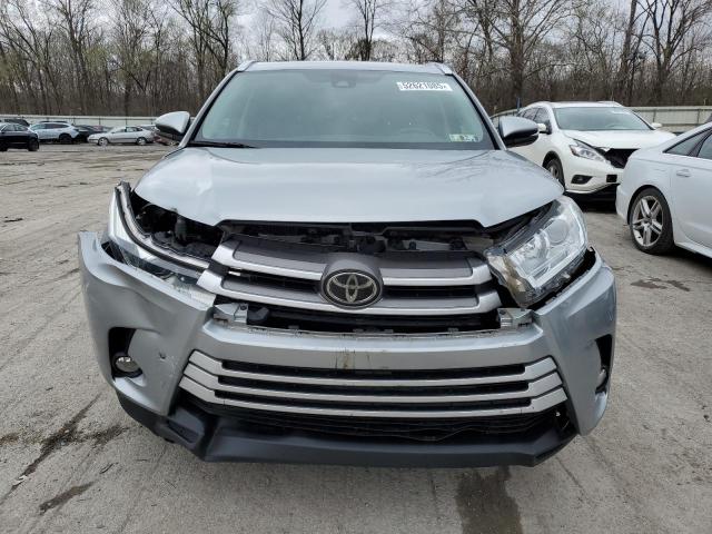  TOYOTA HIGHLANDER 2017 Сріблястий