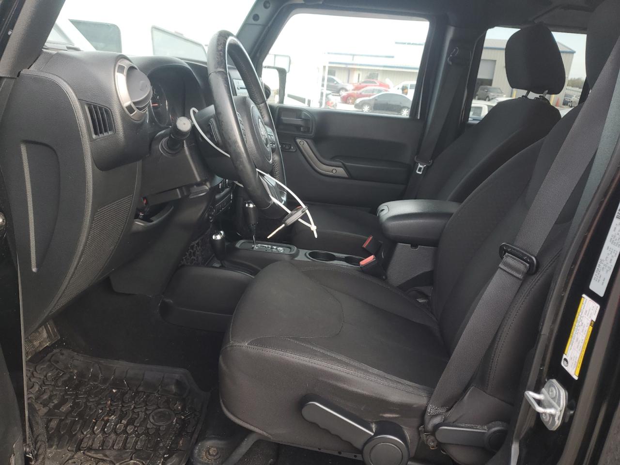 2015 Jeep Wrangler Unlimited Sport VIN: 1C4BJWDG2FL691815 Lot: 52366985