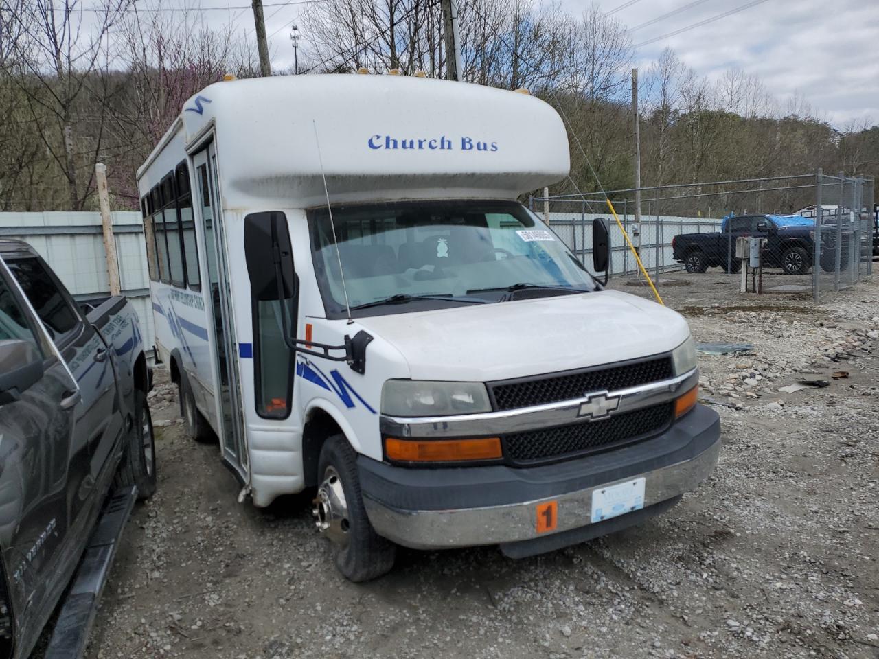 2005 Chevrolet Express G3500 for Sale in Hurricane, WV - Water/Flood