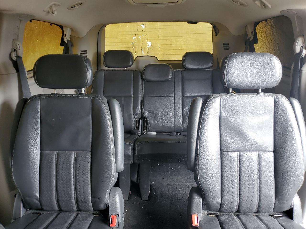 2010 Chrysler Town & Country Touring Plus VIN: 2A4RR8DX5AR360238 Lot: 53932585