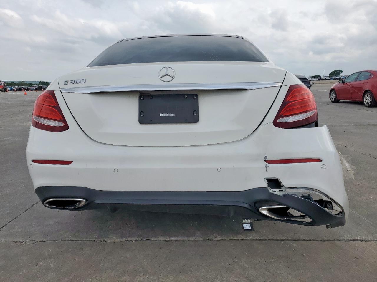 2018 Mercedes-Benz E 300 VIN: WDDZF4JB0JA455493 Lot: 54378015
