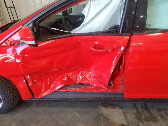  FORD FOCUS 2014 Красный