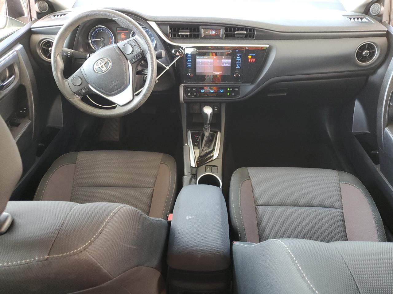 2018 Toyota Corolla L VIN: 2T1BURHE7JC070751 Lot: 55310495