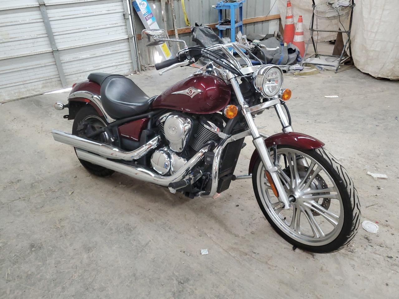 2011 Kawasaki Vn900 C продається в Madisonville, TN - Side