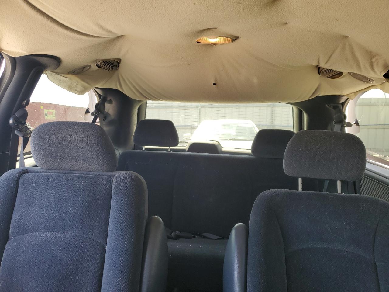 2002 Chrysler Town & Country Lx VIN: 2C4GP44302R755793 Lot: 51436005