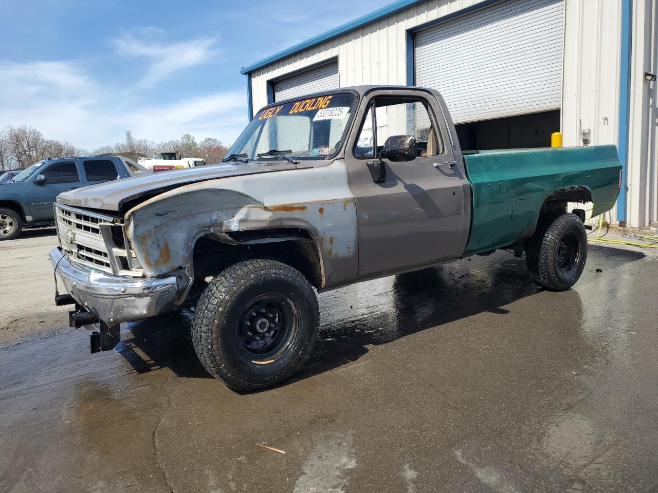 1987 Chevrolet V20 for Sale in Duryea, PA - Front End