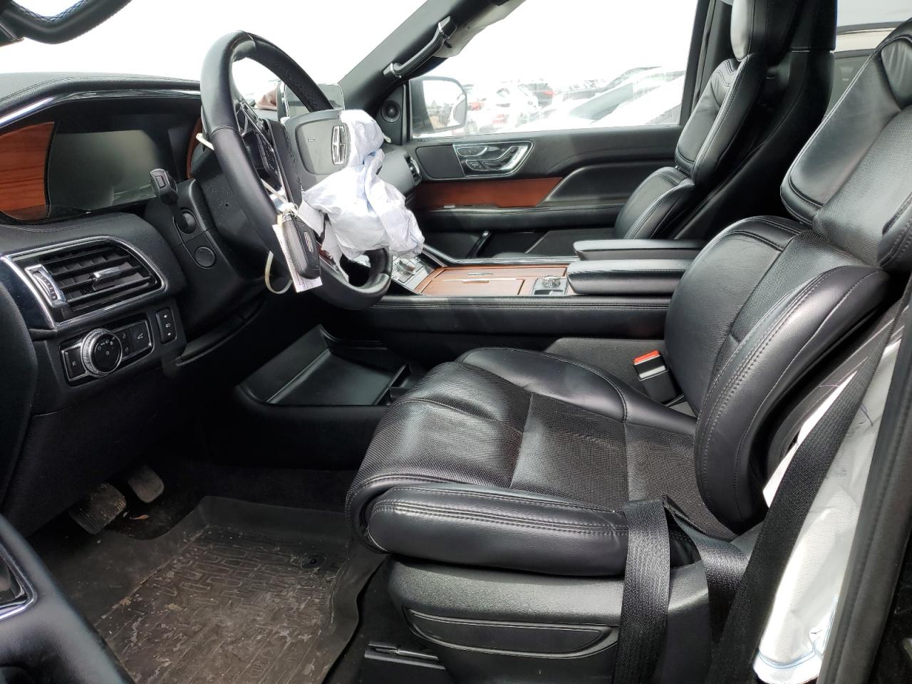2020 Lincoln Navigator - Image 7