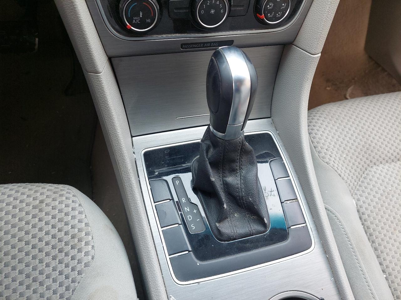 WVWBR7A39FC000702 - 2015 Volkswagen Passat - #undefined