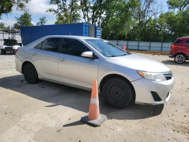  TOYOTA CAMRY 2014 Srebrny