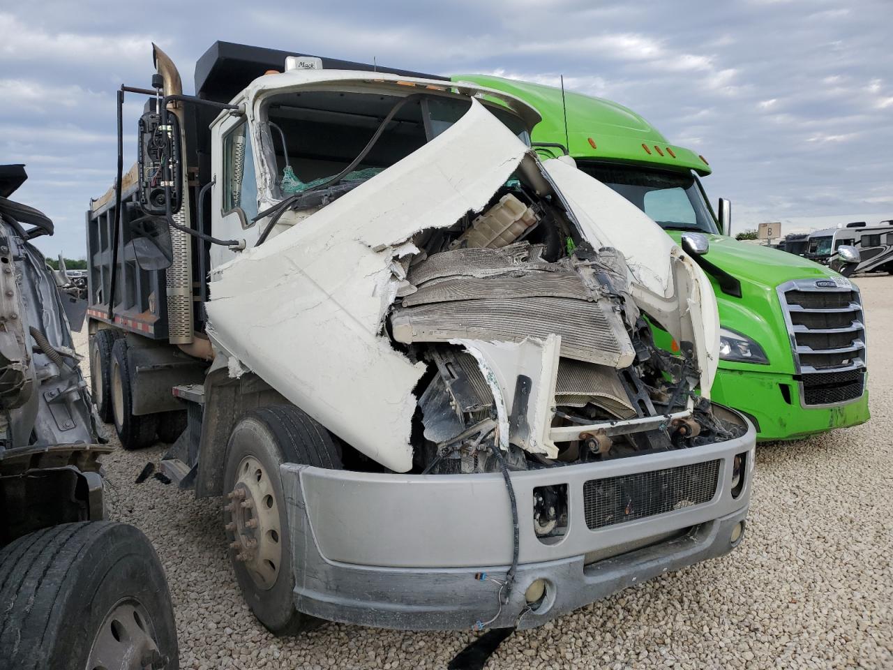 2010 Mack Cxu613 Dump Truck for Sale in San Antonio, TX - Front End