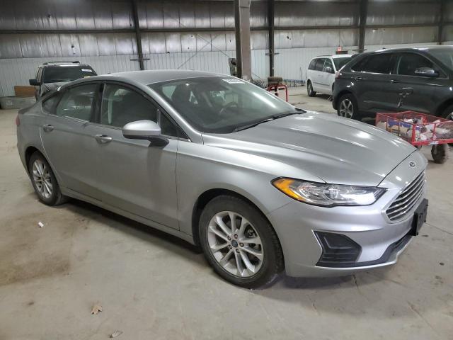  FORD FUSION 2020 Srebrny