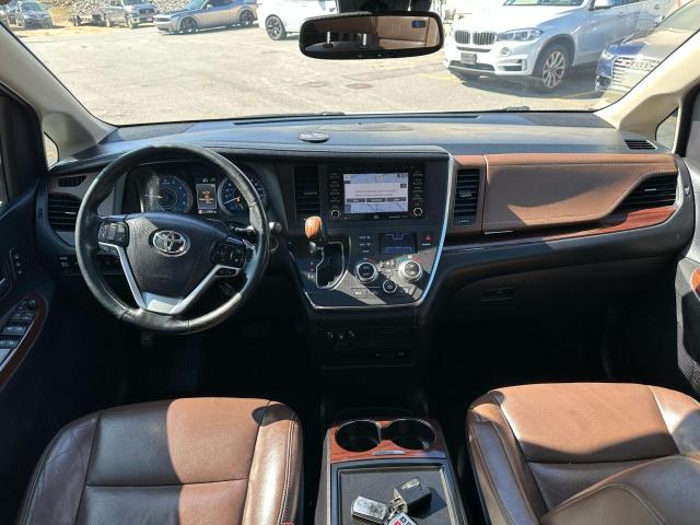 2018 TOYOTA SIENNA XLE