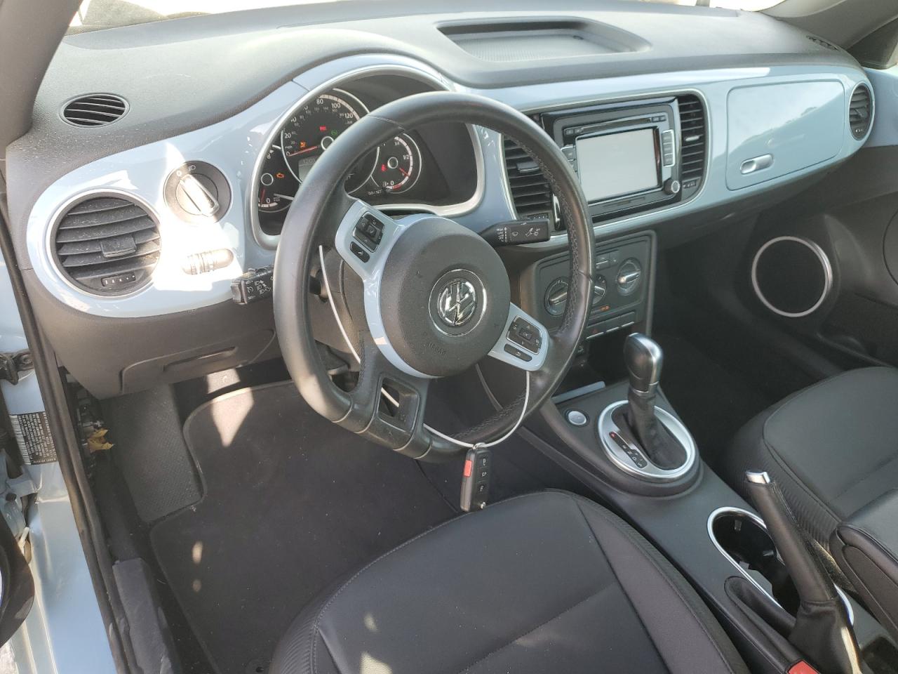 2015 Volkswagen Beetle 1.8T VIN: 3VWJ07AT1FM636046 Lot: 51453665