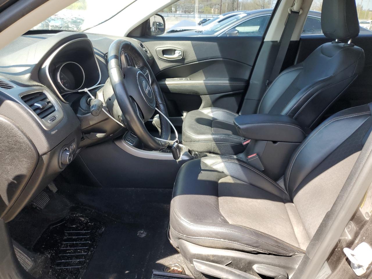 2017 Jeep Compass Latitude VIN: 3C4NJCBB8HT653337 Lot: 52297435
